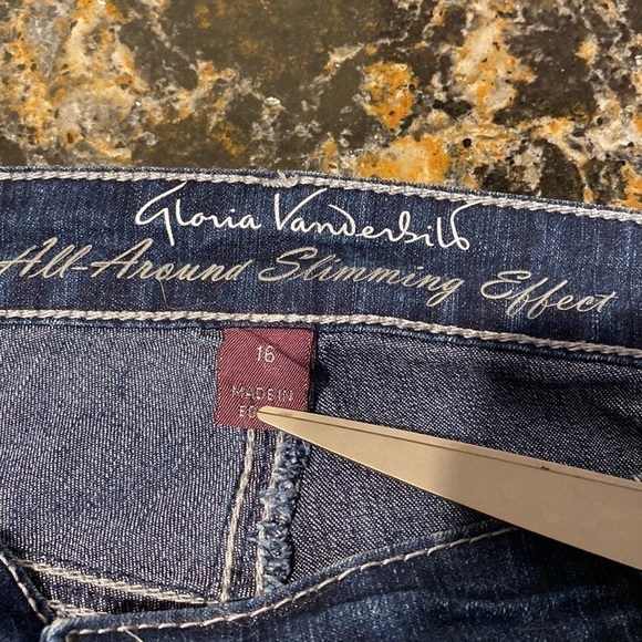 Gloria Vanderbilt casual solid blue slimming stretch plus size denim capris 16 - Picture 4 of 6